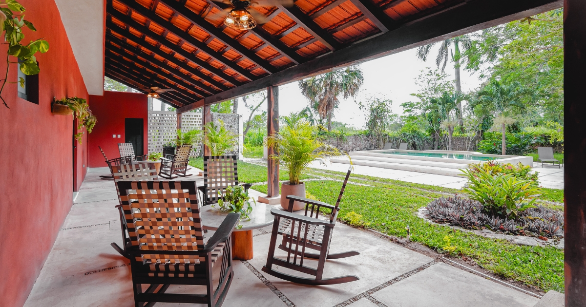 Terraza y piscina Hacienda Kancabchen